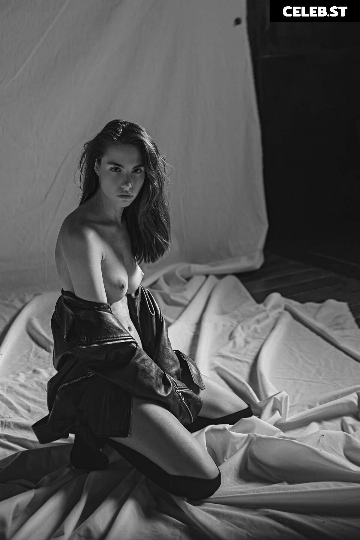 Rebecca Bagnol Image 1850574