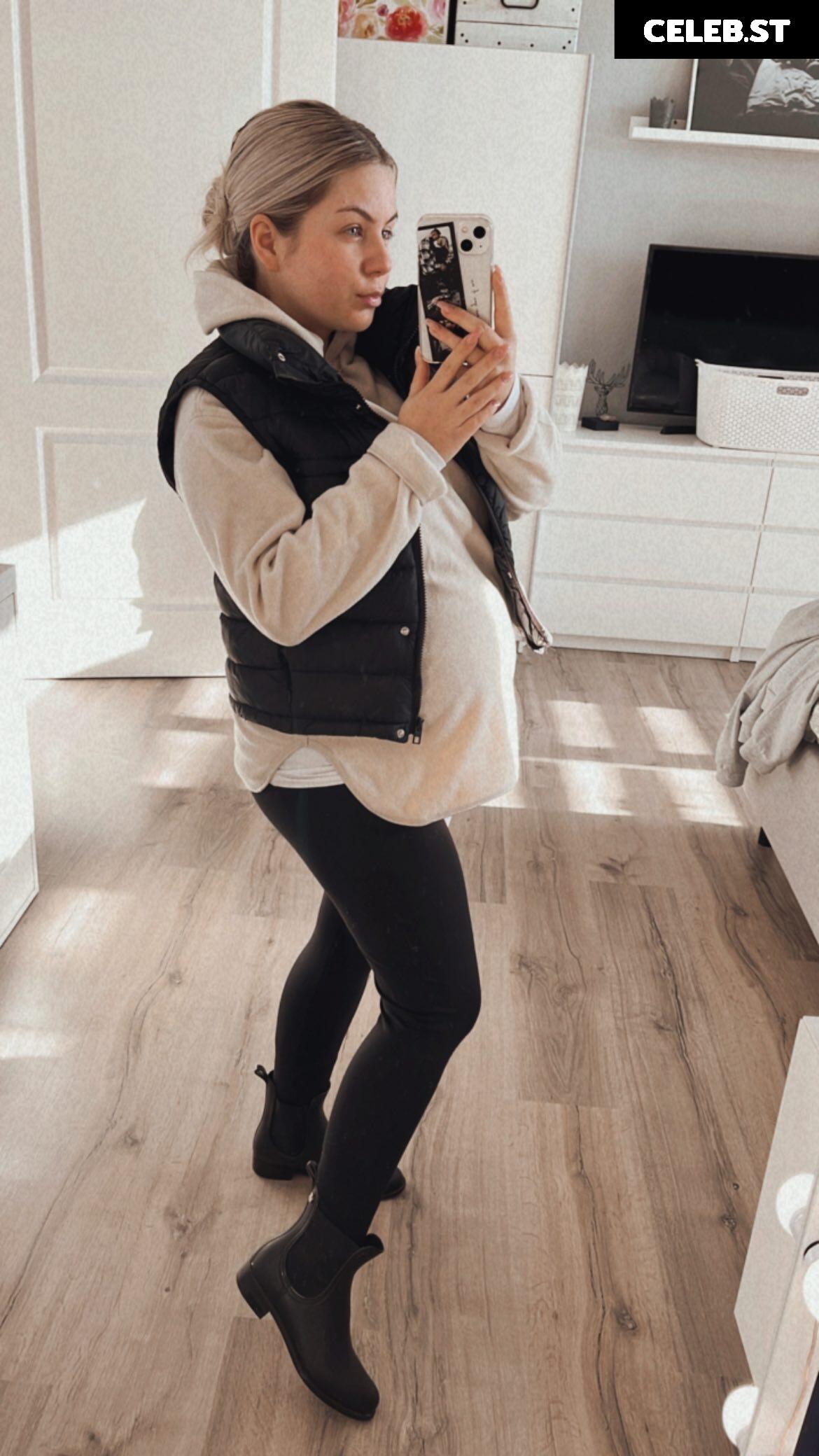 _abcdesi_ Image 1845438