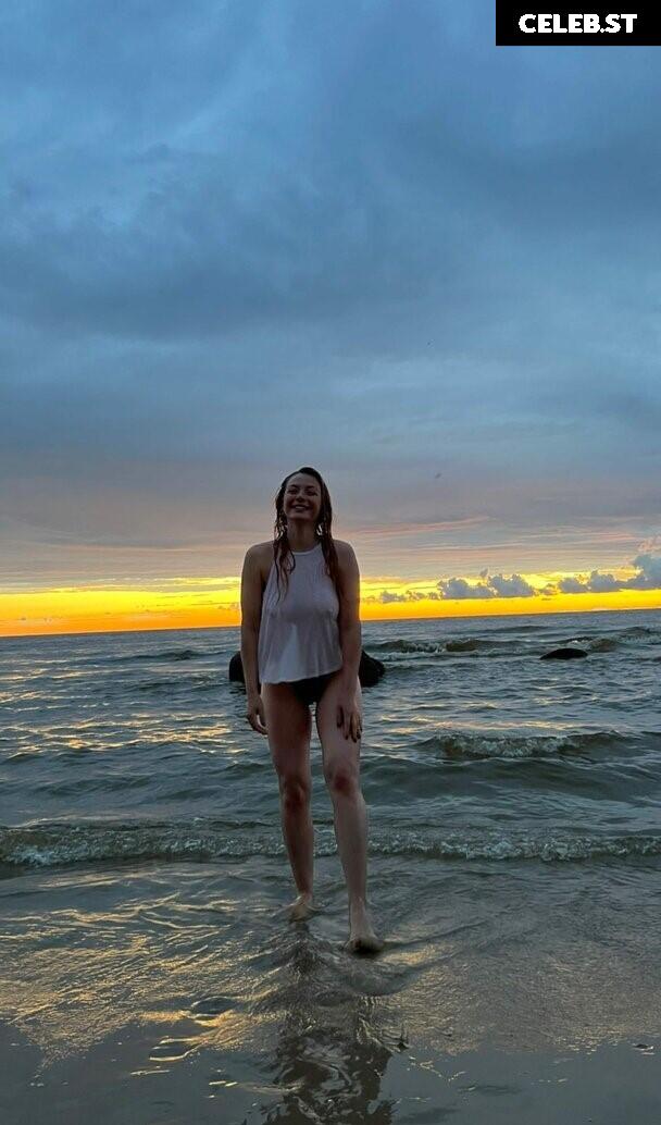 Olga Kobzar Image 1847557