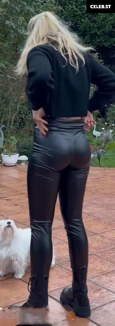 Evelyn Burdecki Image 1841129