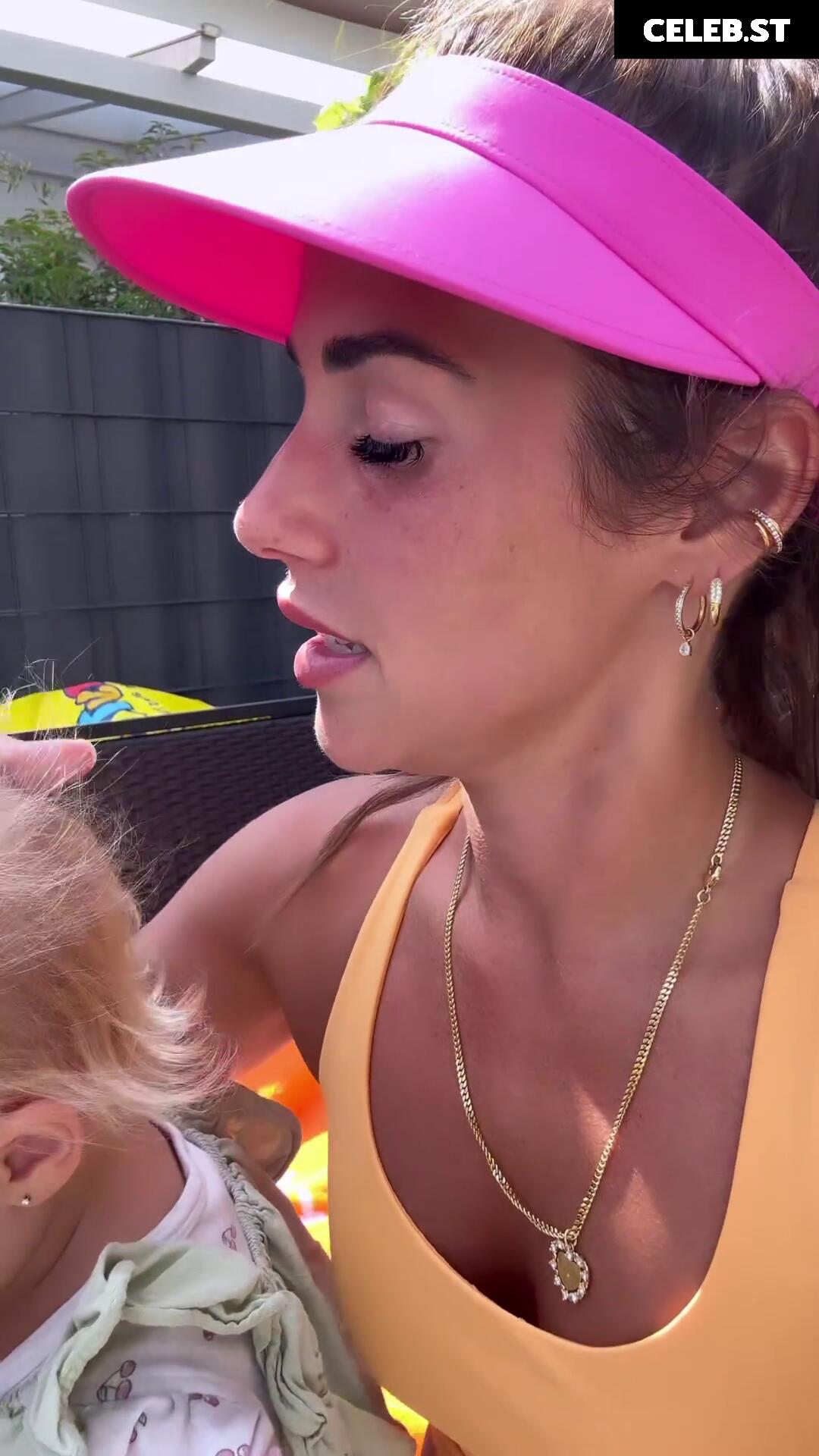 Sarah Engels Image 1843196