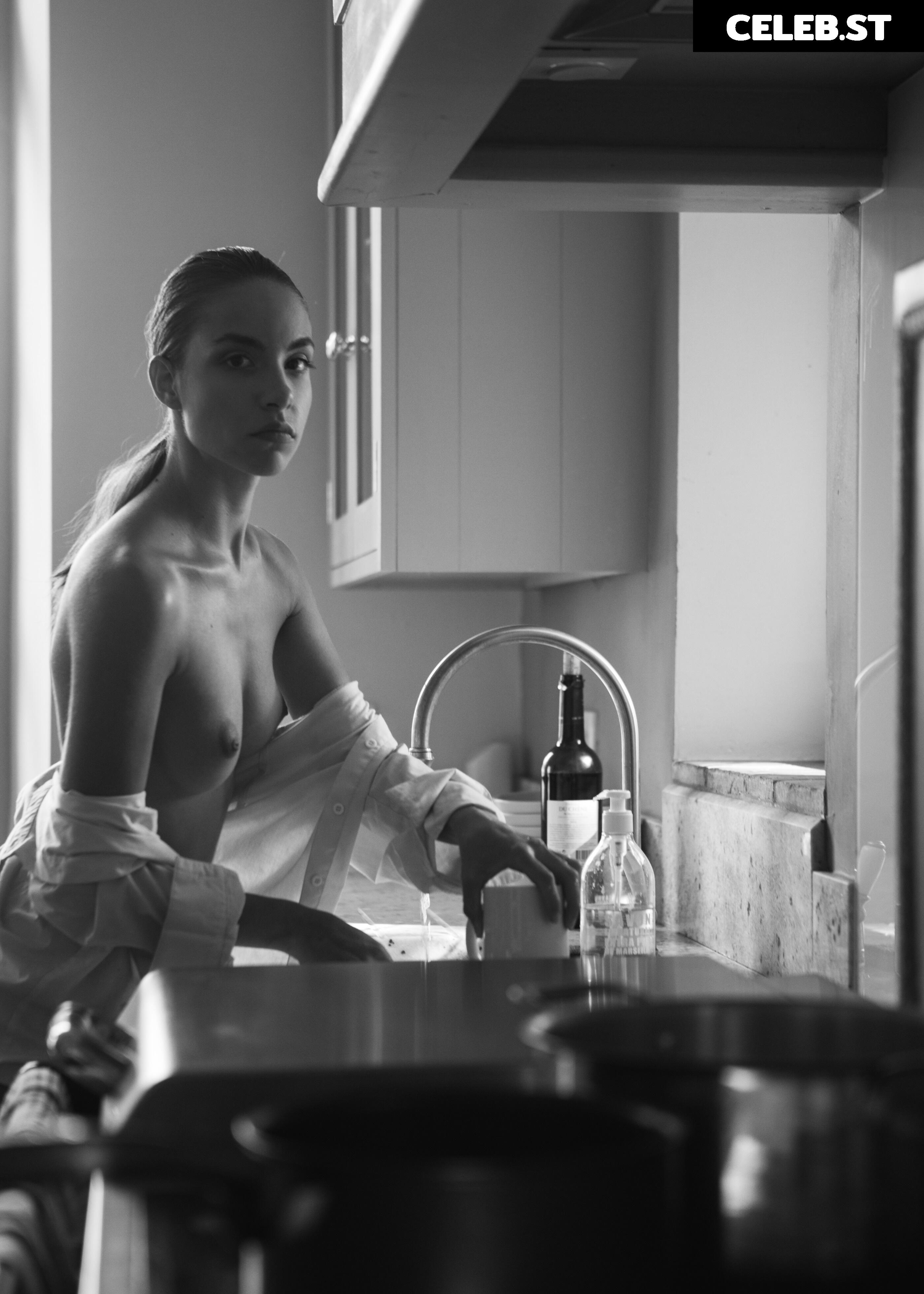Rebecca Bagnol Image 1843920