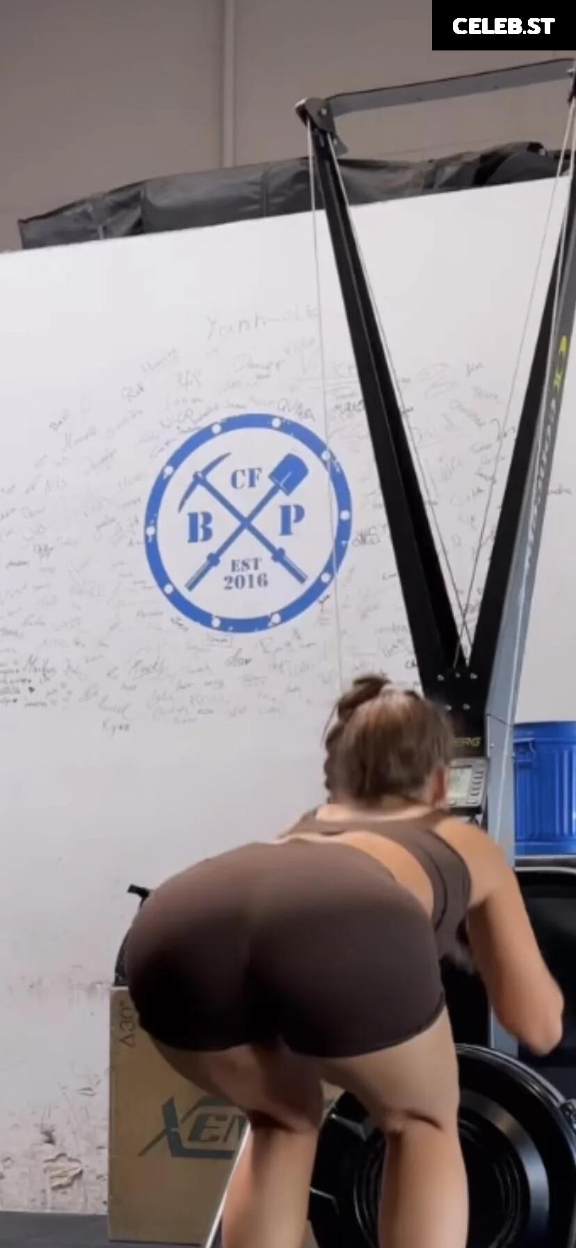 Sarah Engels Image 1835571