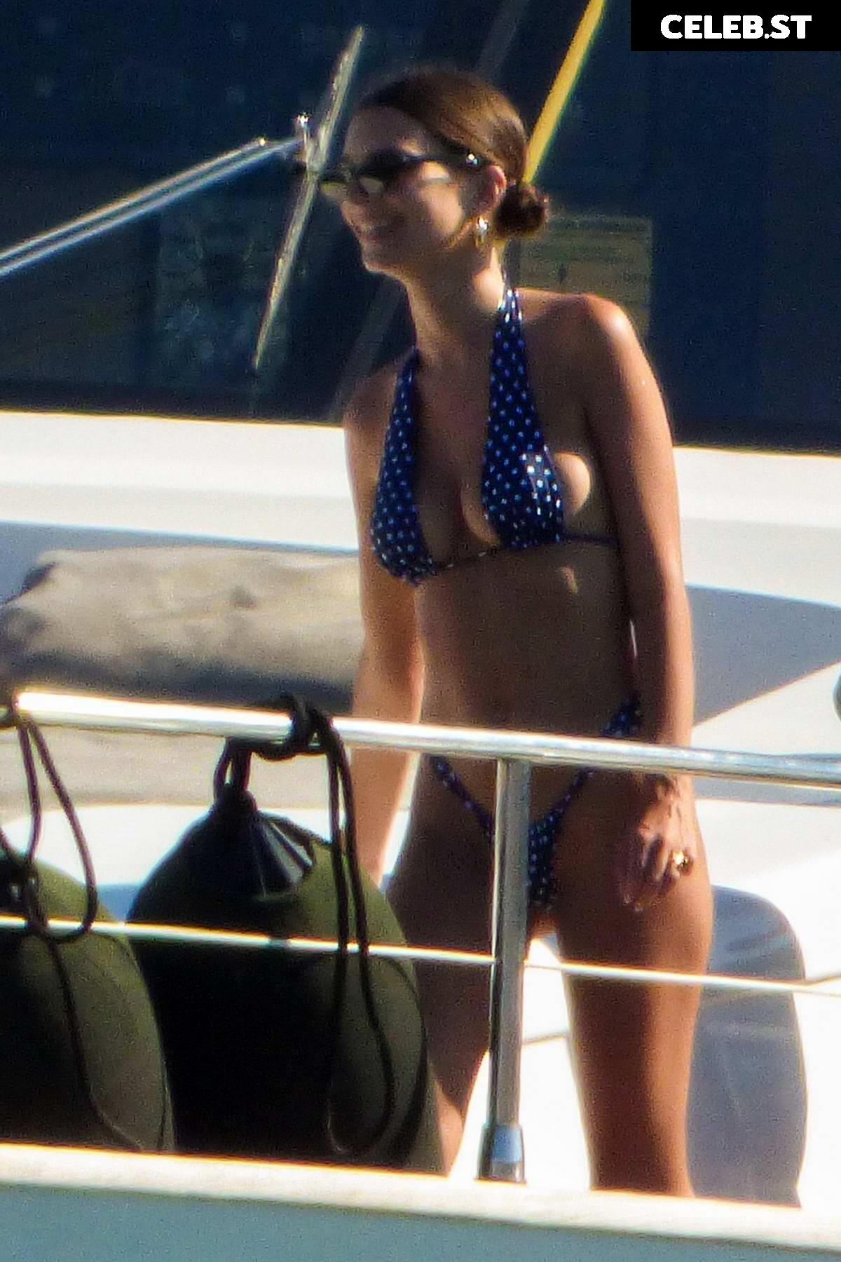 Emily Ratajkowski Image 1835510