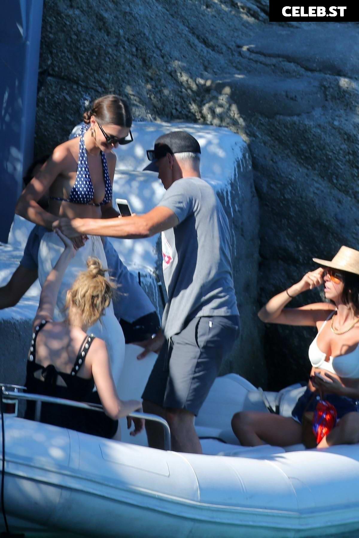 Emily Ratajkowski Image 1835395