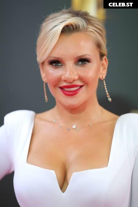 Evelyn Burdecki Image 1831082