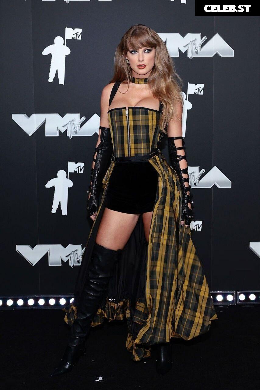 Taylor Swift Image 1833759