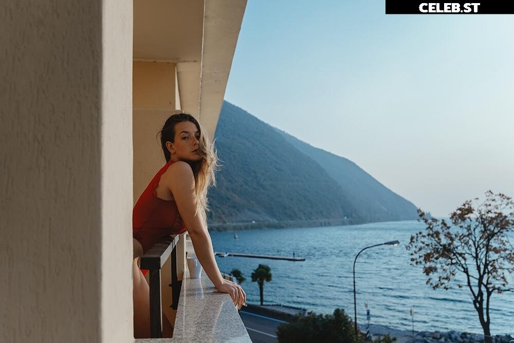 Olga Kobzar Image 1833702