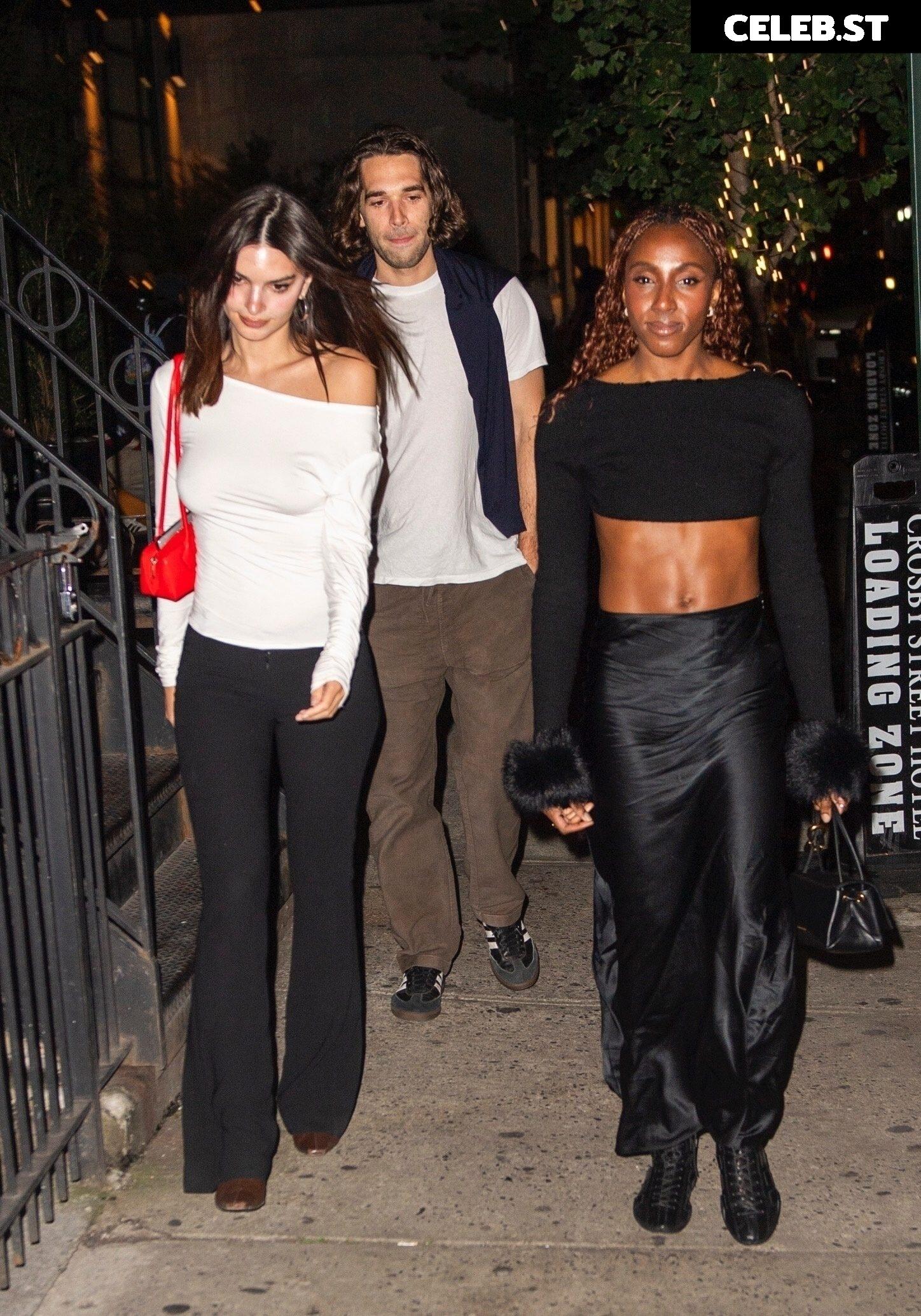 Emily Ratajkowski Image 1838217