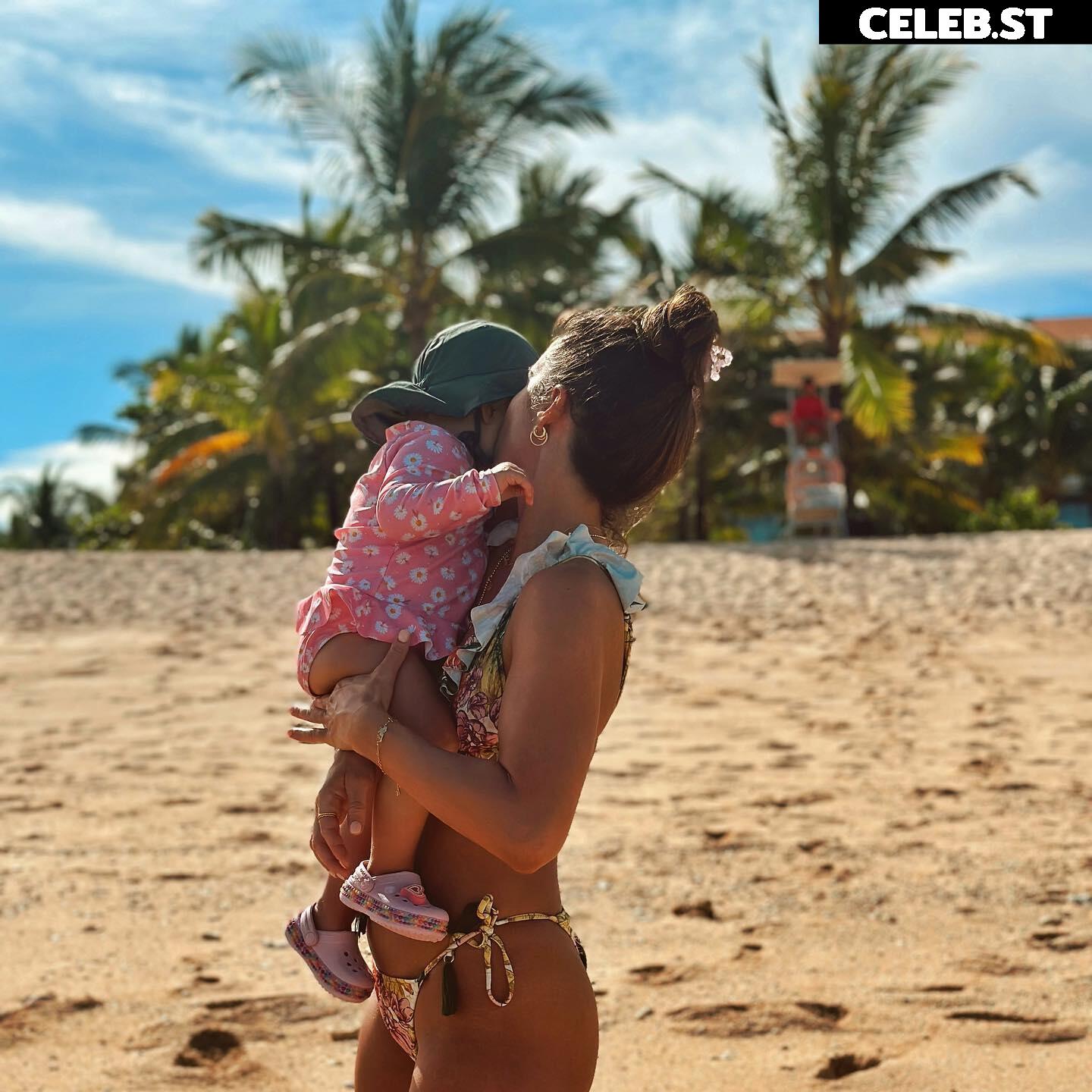 Sarah Engels Image 1838207