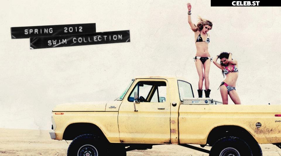 Emily Ratajkowski Image 1826969