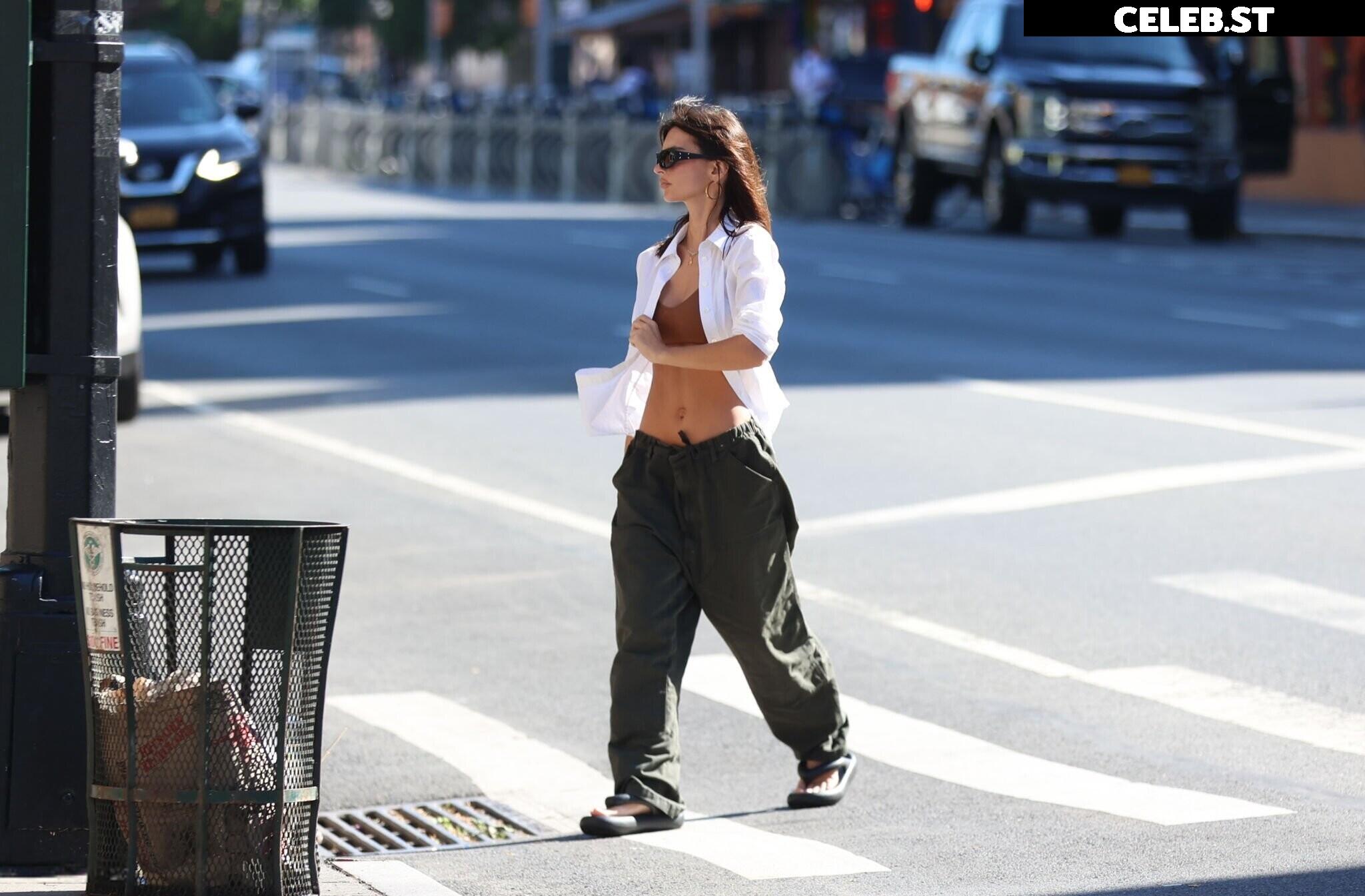 Emily Ratajkowski Image 1827202