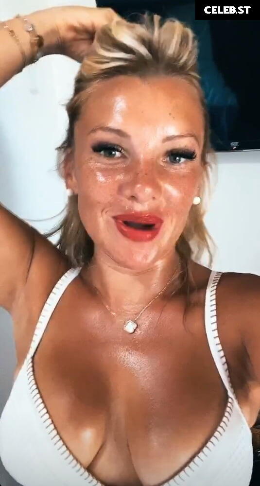 Evelyn Burdecki Image 1824101