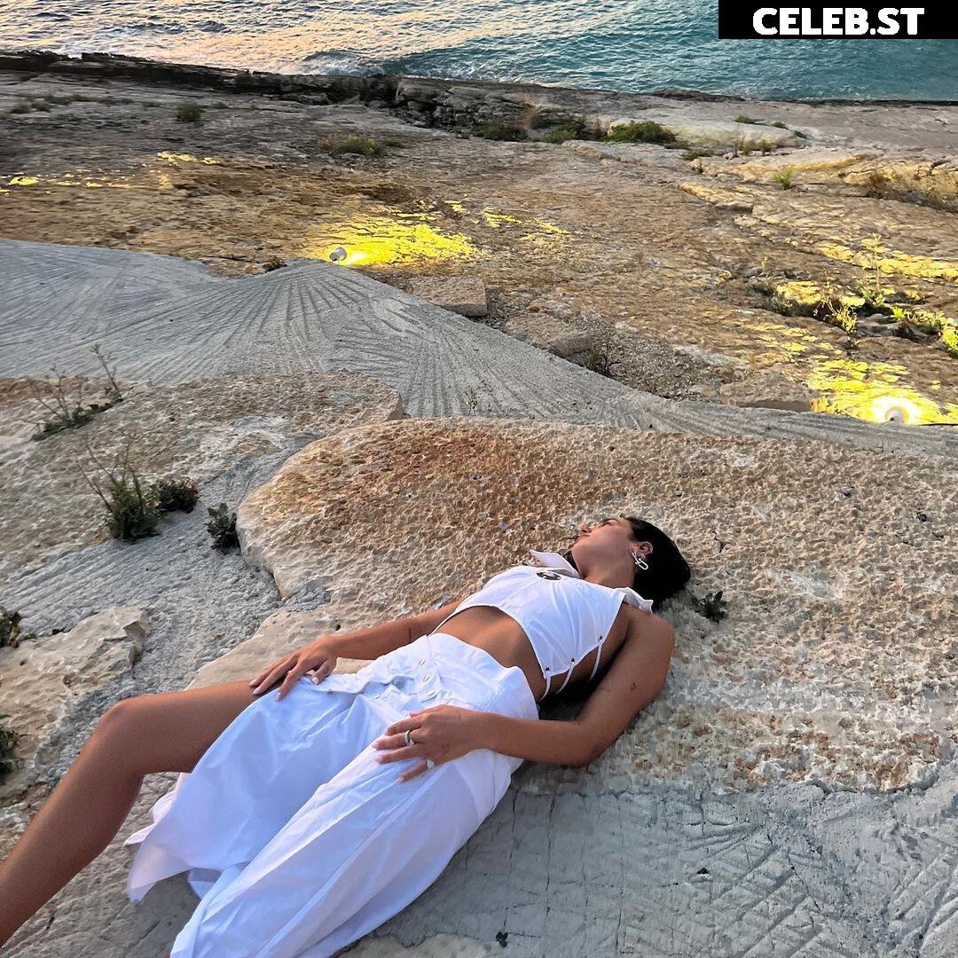 Dua Lipa Image 1824299