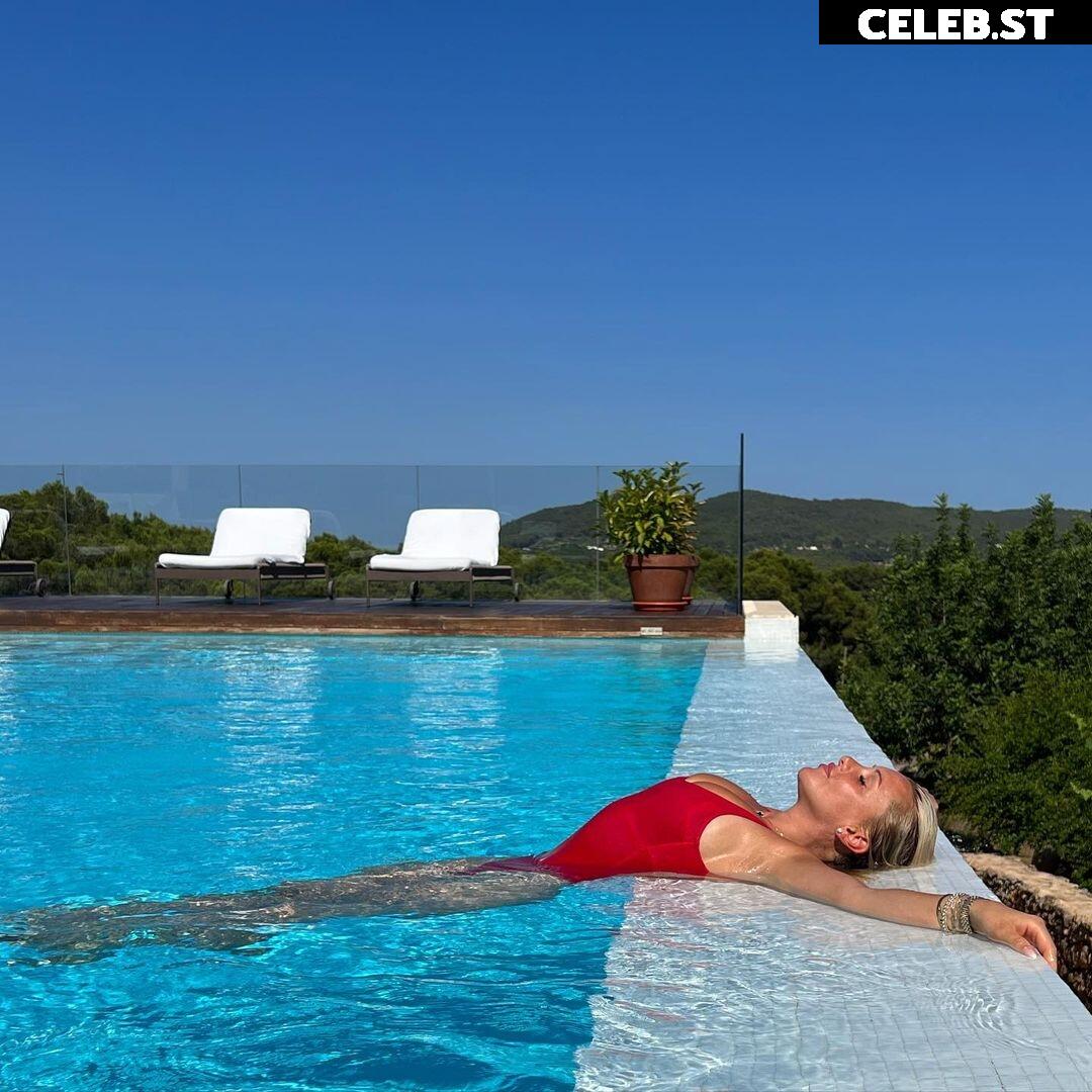 Evelyn Burdecki Image 1822654