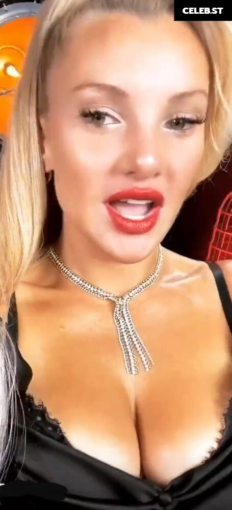 Evelyn Burdecki Image 1823851