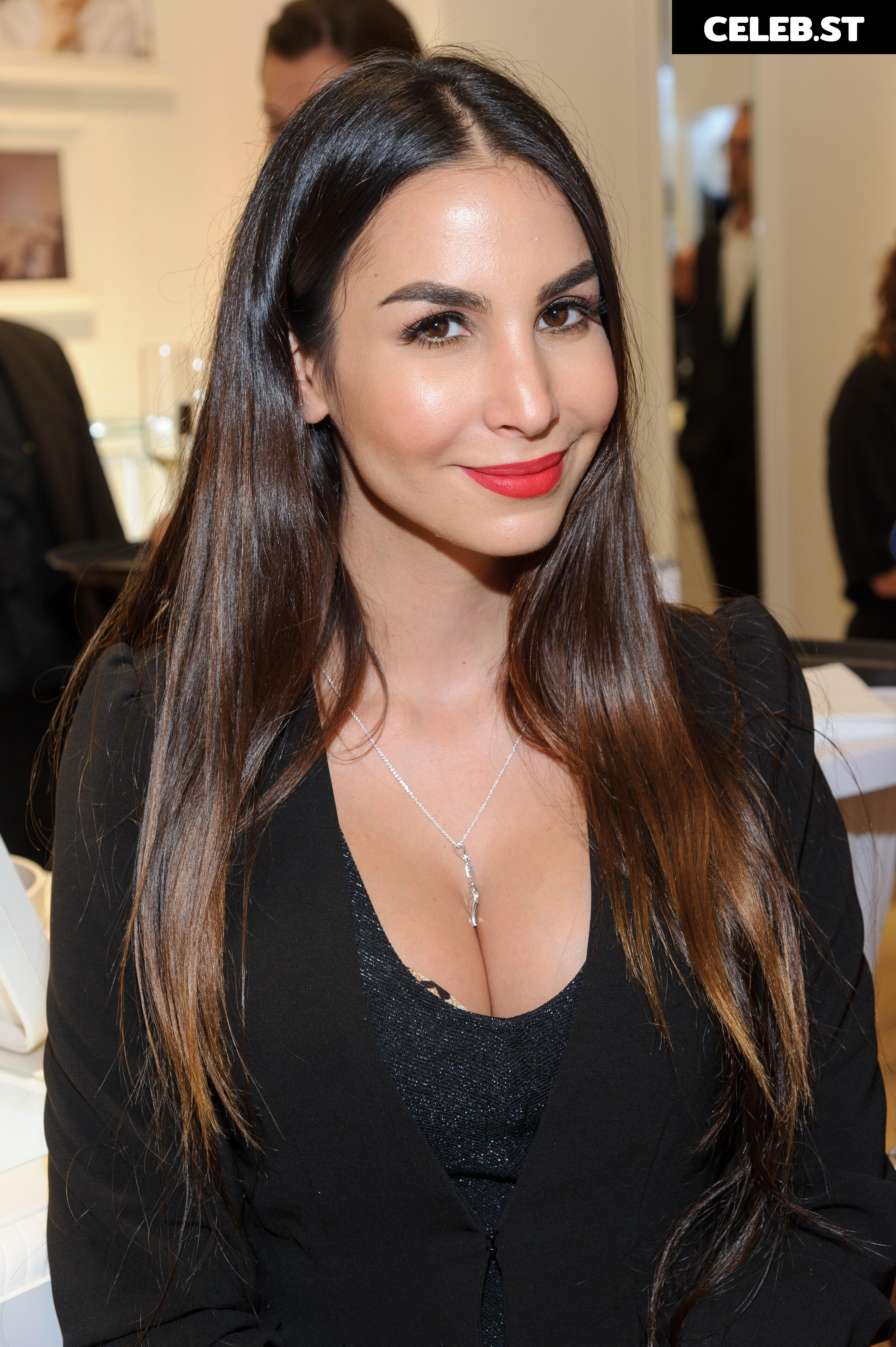 Sila Sahin-Radlinger Image 1829199