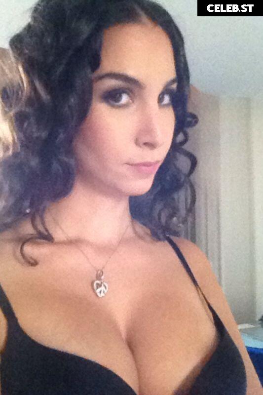 Sila Sahin-Radlinger Image 1829099