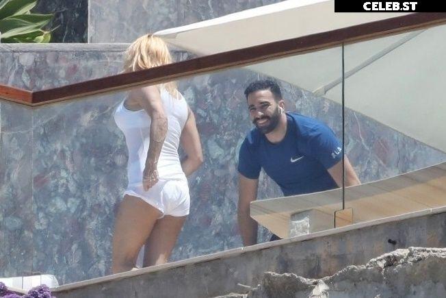 Pamela Anderson Image 1828731