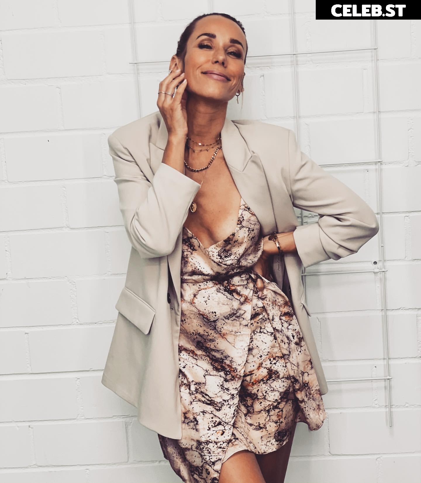 Annemarie Carpendale Image 1828175