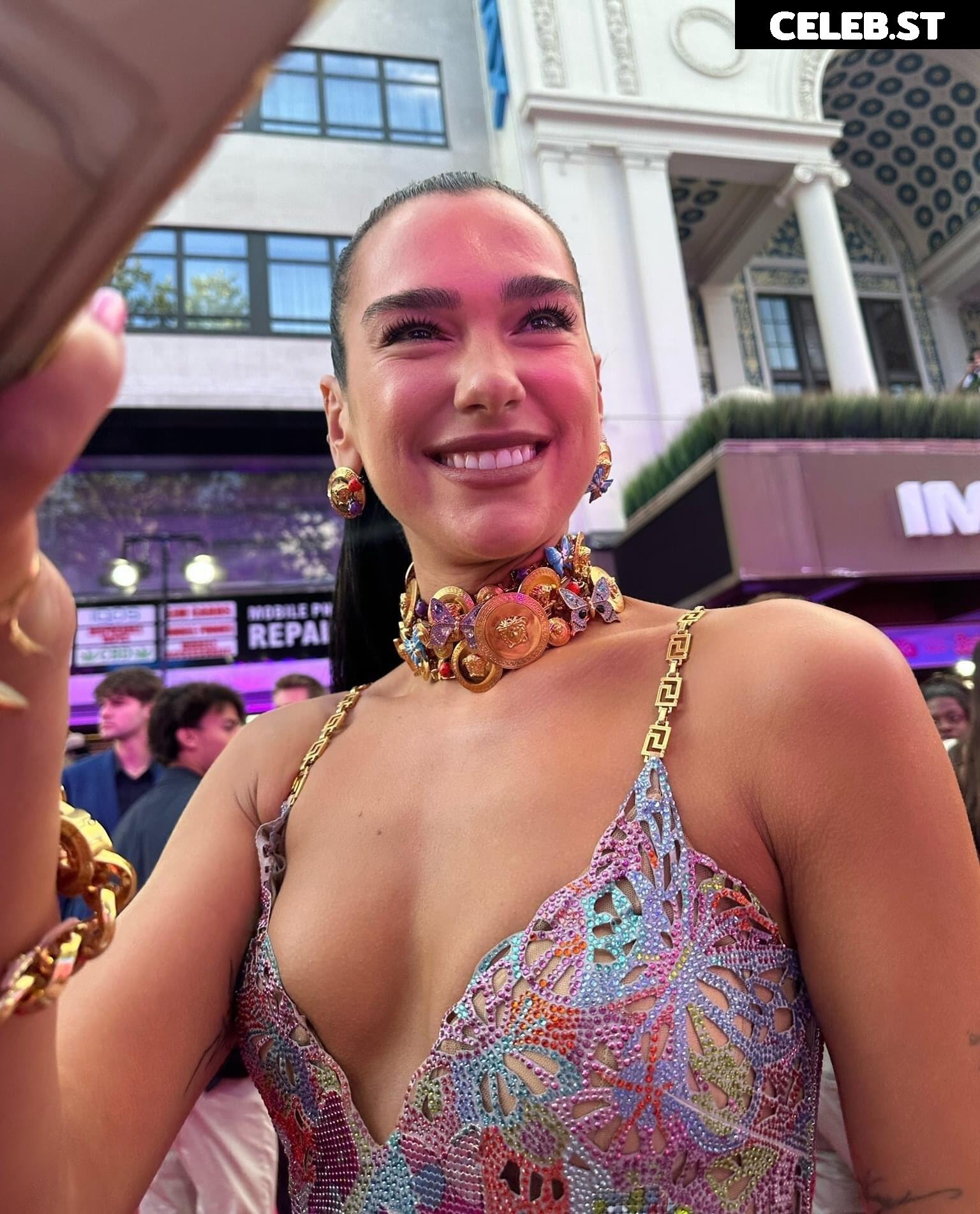 Dua Lipa Image 1817422