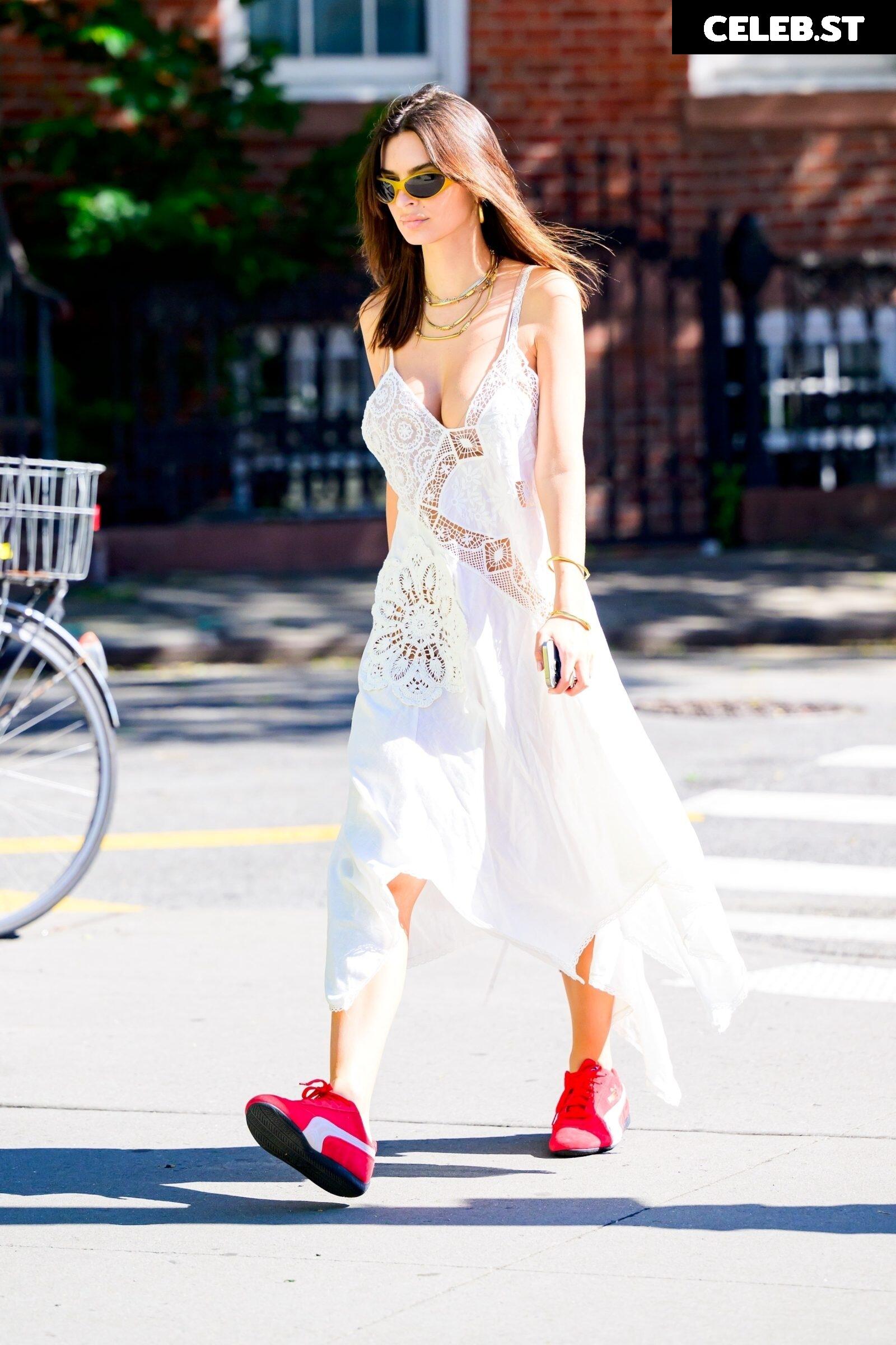 Emily Ratajkowski Image 1817729