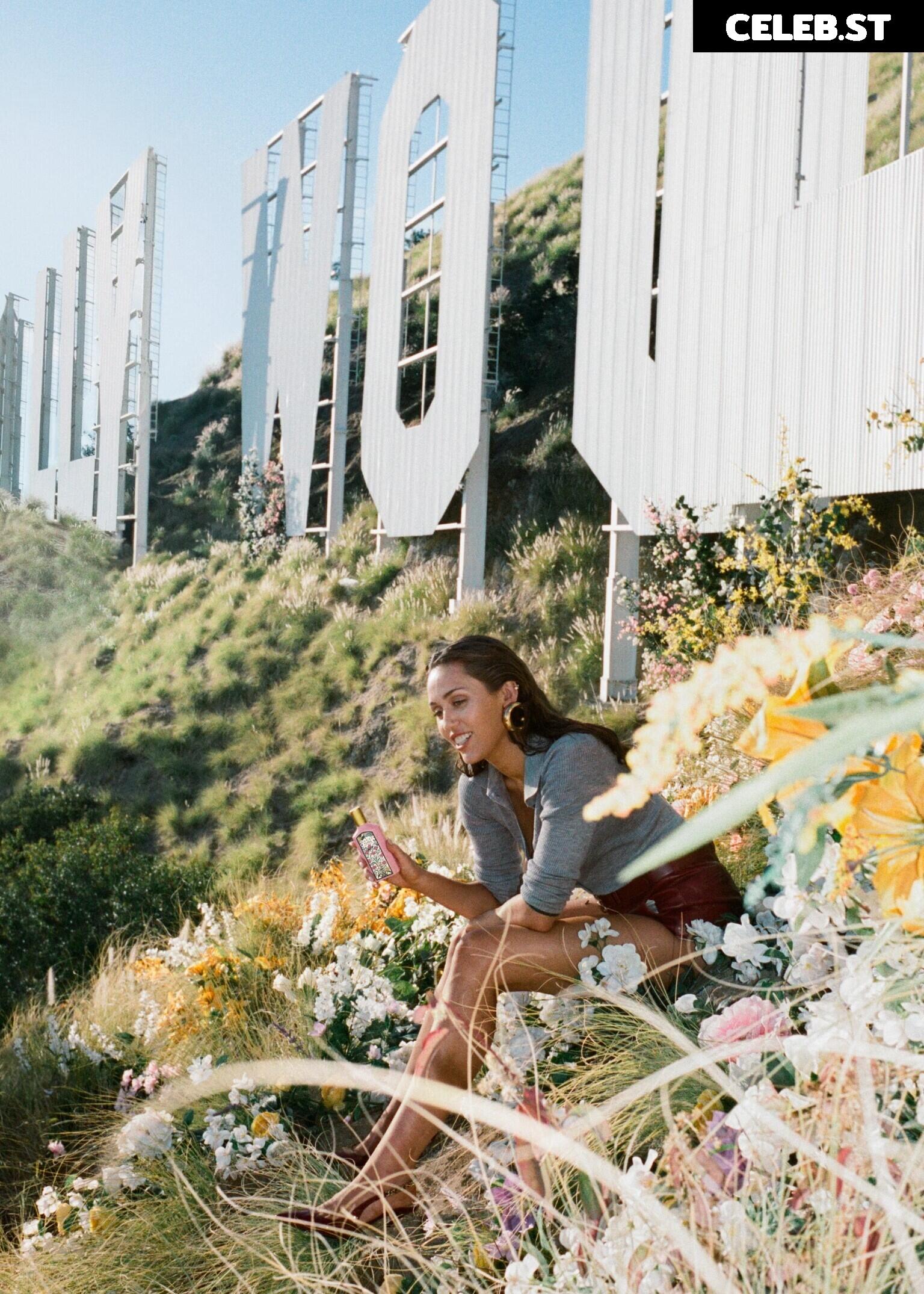 Miley Cyrus Image 1810671