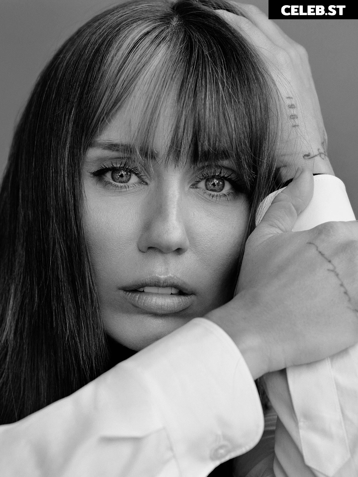 Miley Cyrus Image 1810143