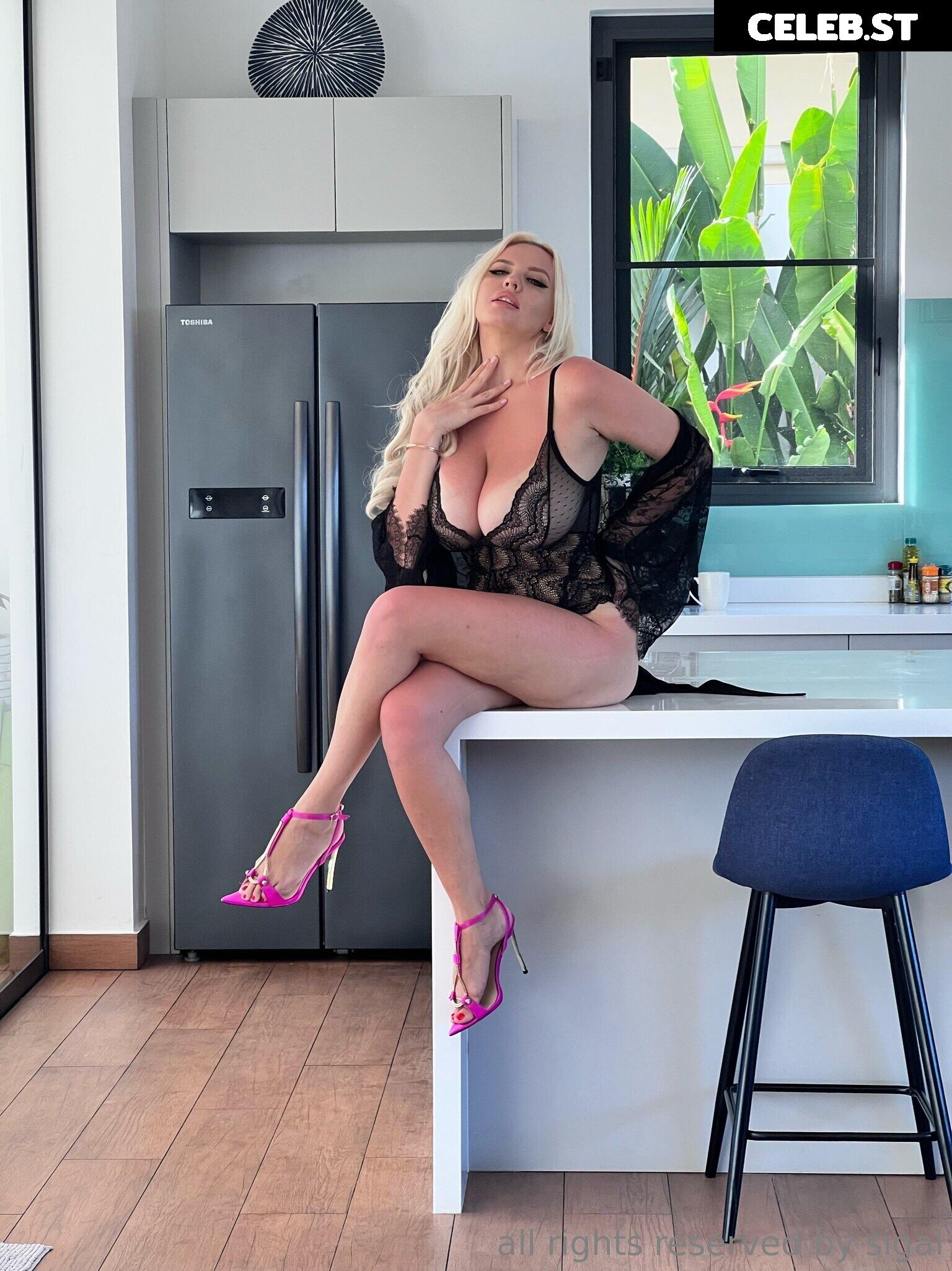 sigalblonde Image 18191234