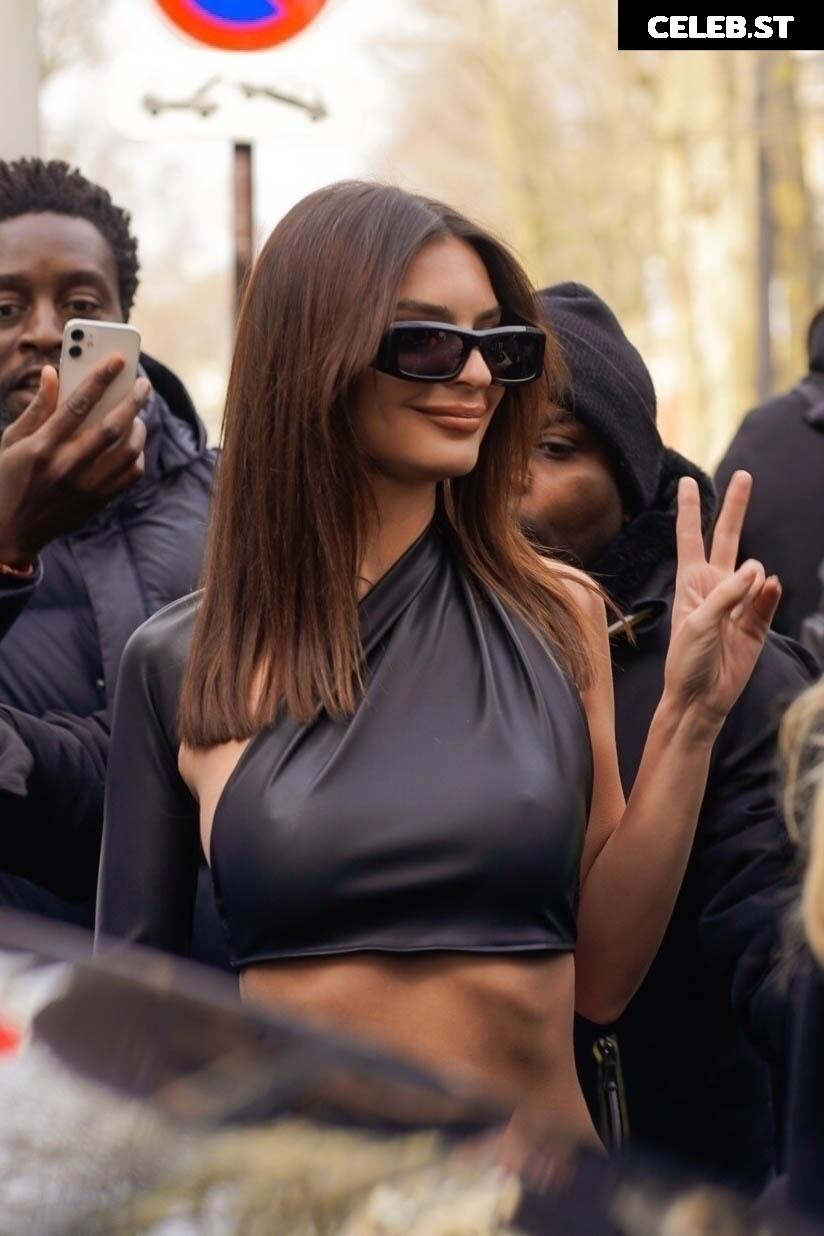 Emily Ratajkowski Image 1805916