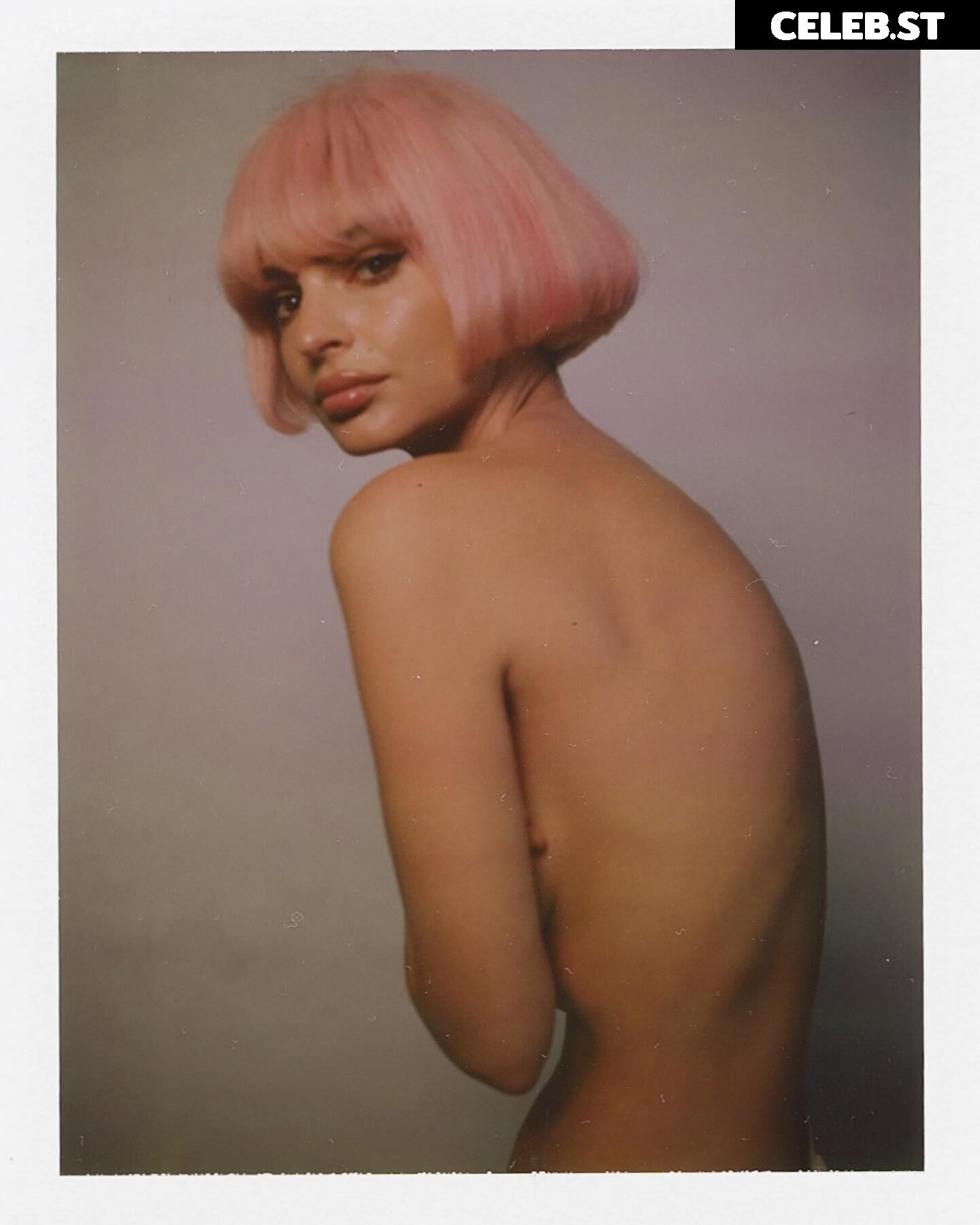 Emily Ratajkowski Image 1807433