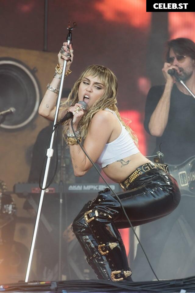 Miley Cyrus Image 1803143