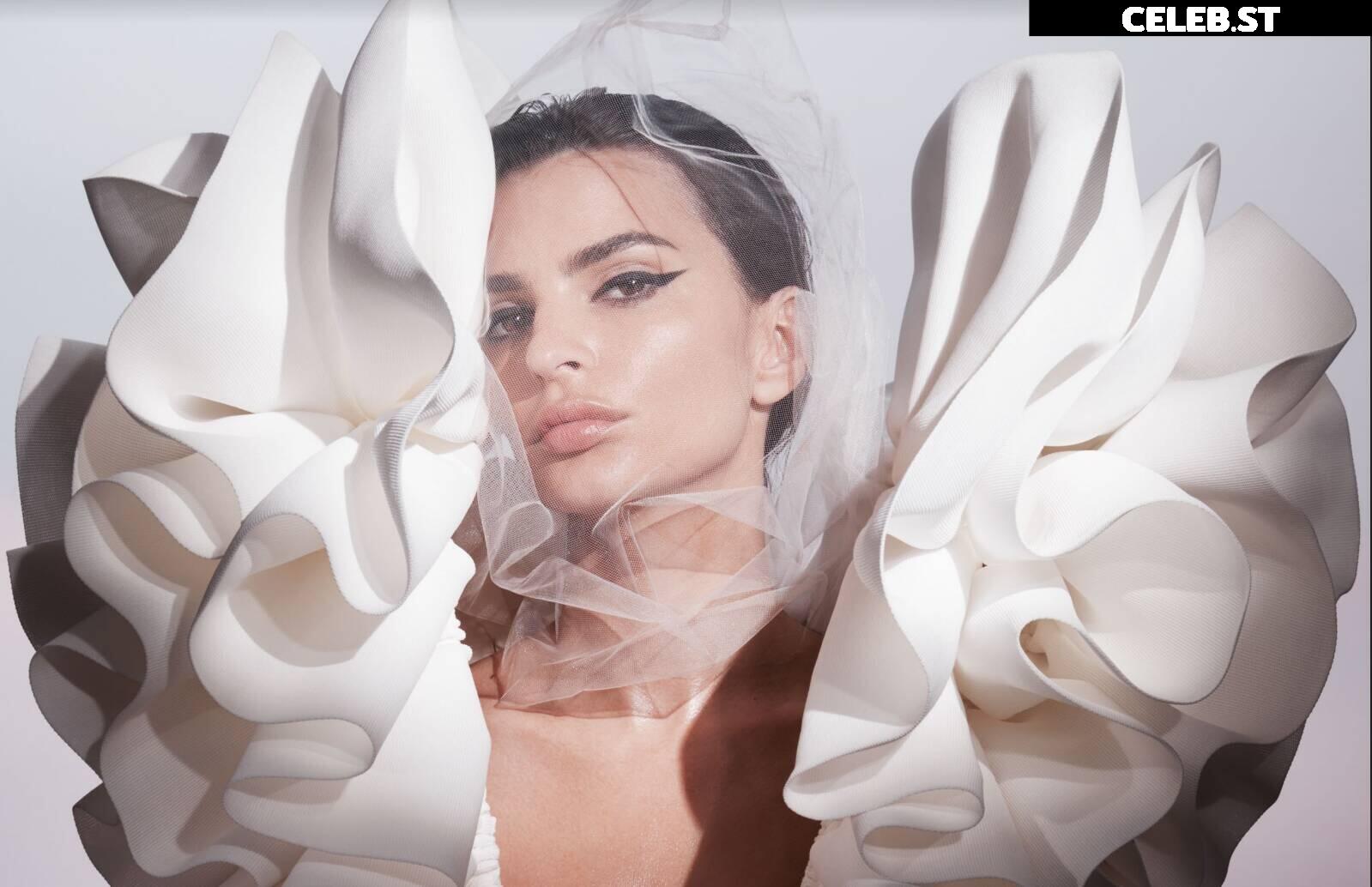 Emily Ratajkowski Image 1803928