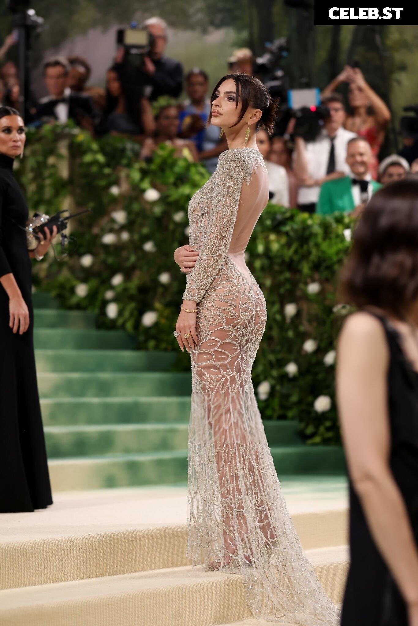 Emily Ratajkowski Image 1809632