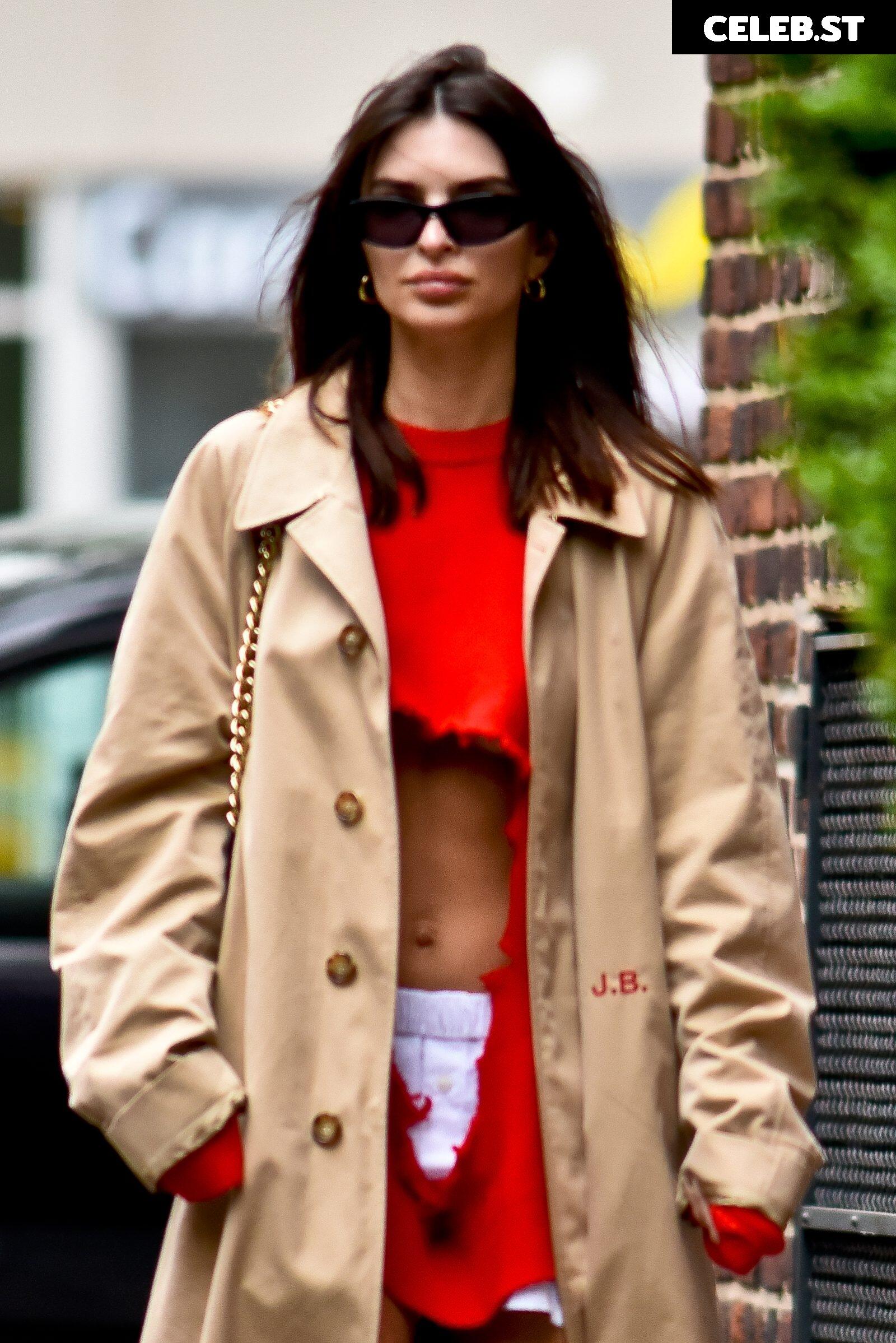 Emily Ratajkowski Image 1809916