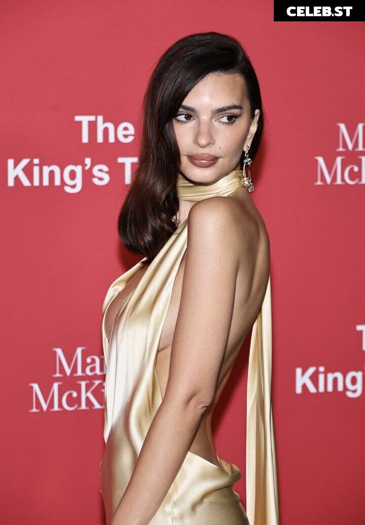 Emily Ratajkowski Image 1808022