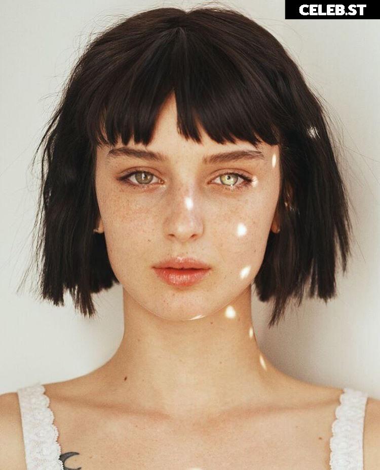 Alice Pagani Image 1995531