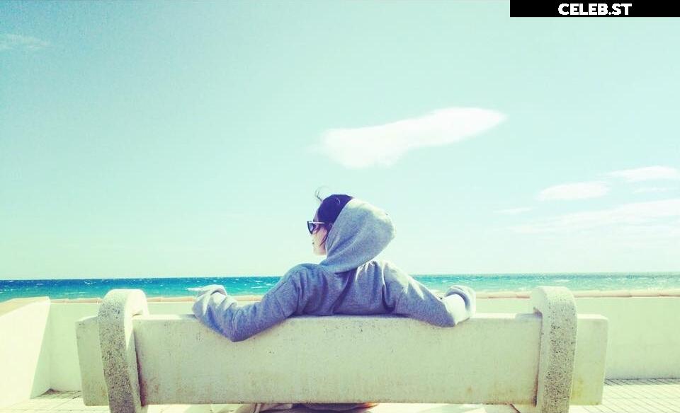 Esther Sedlaczek Image 1995031