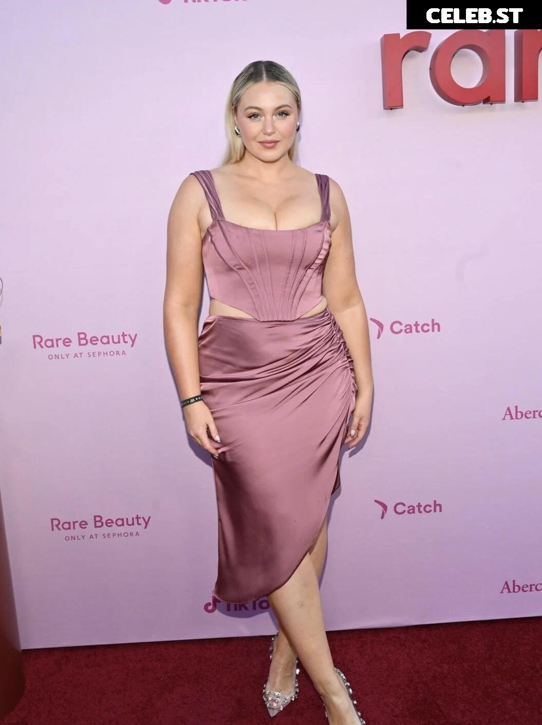 Iskra Lawrence Image 1995307