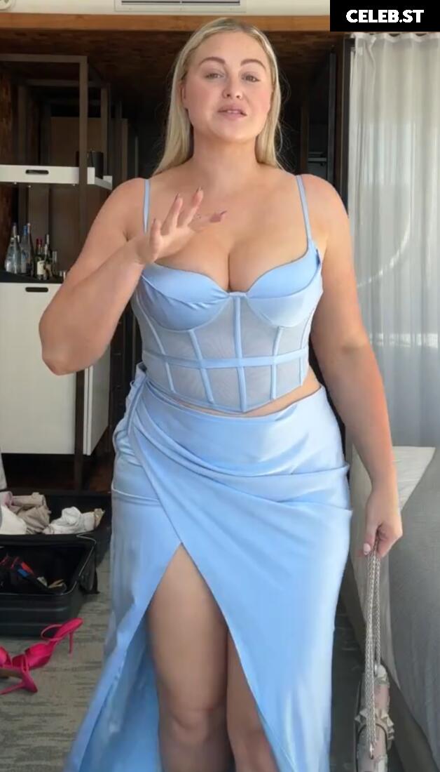 Iskra Lawrence Image 1995286
