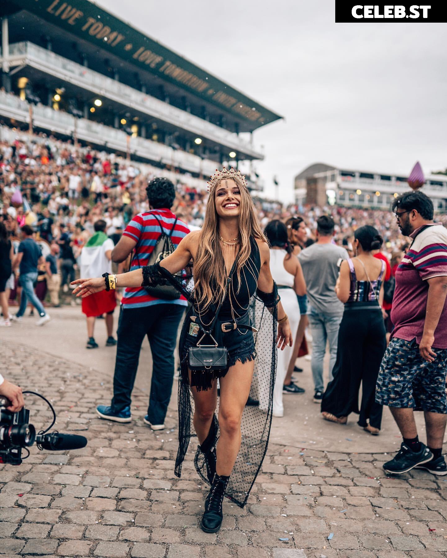 Lola Weippert Image 1996587