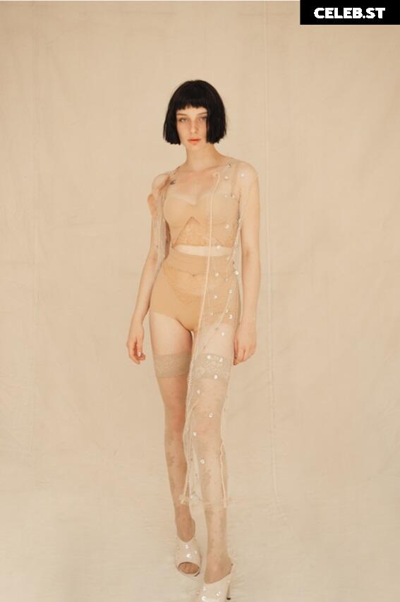 Alice Pagani Image 1996526