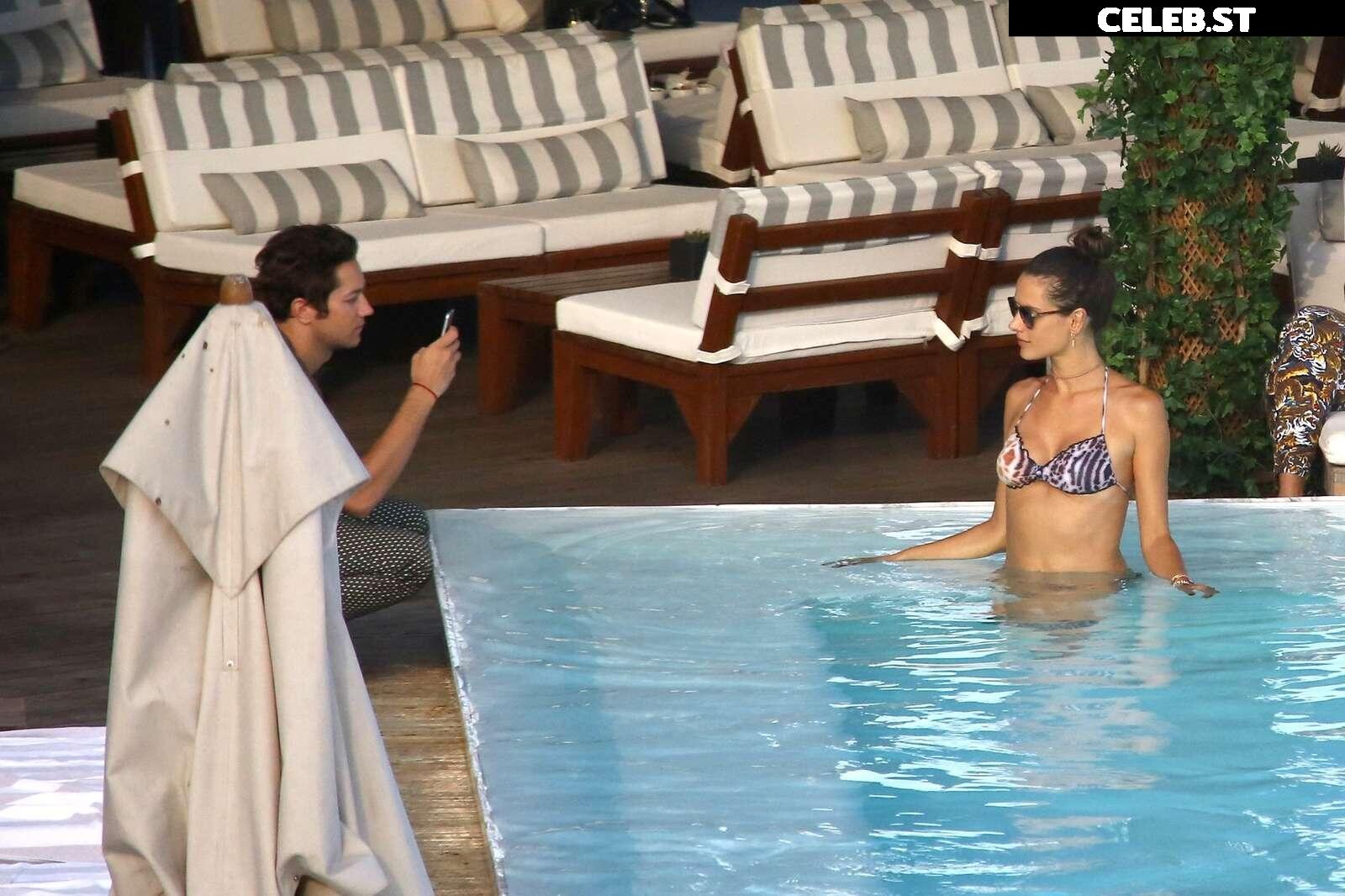 Alessandra Ambrosio Image 1996219