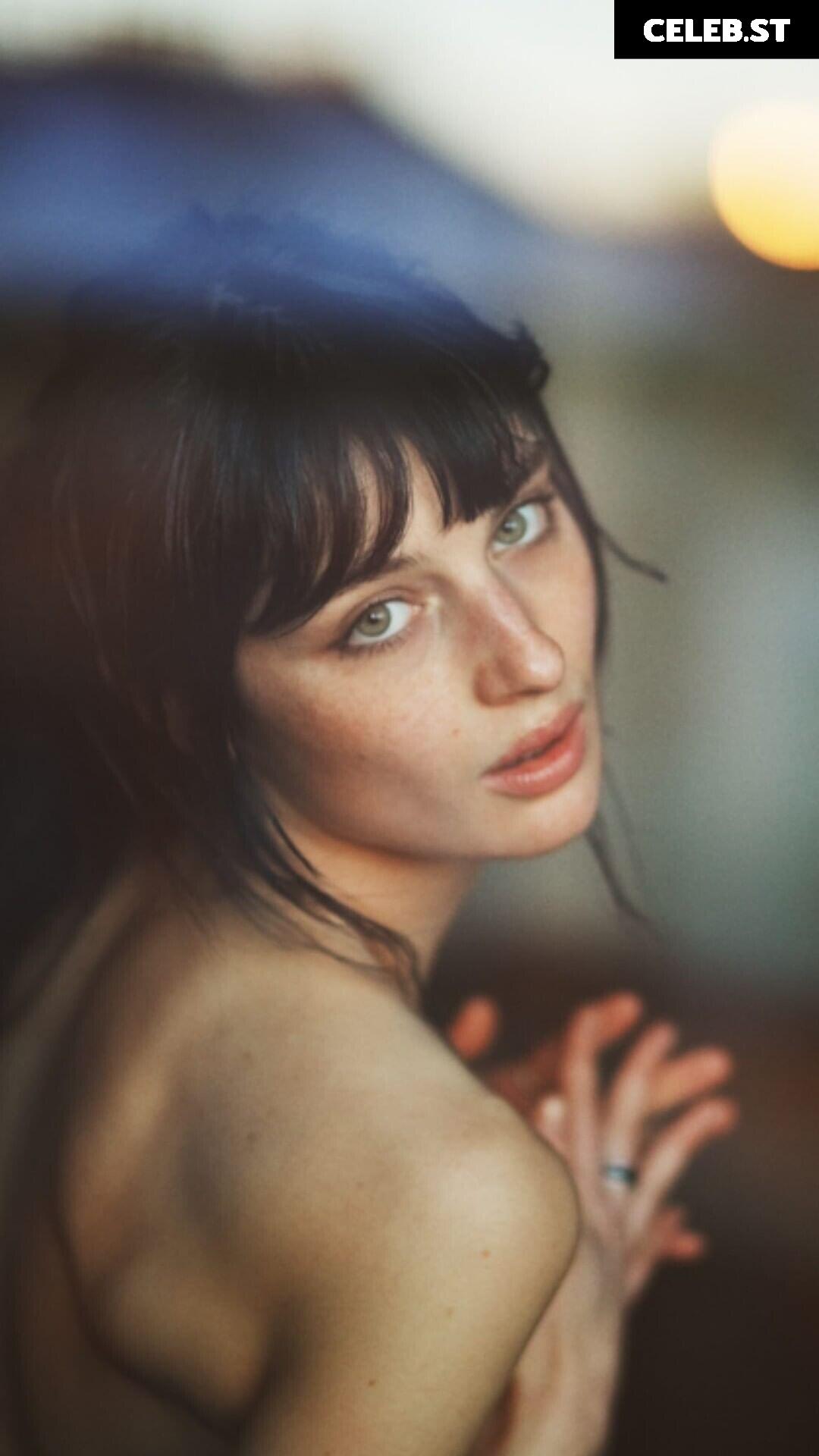 Alice Pagani Image 1997507