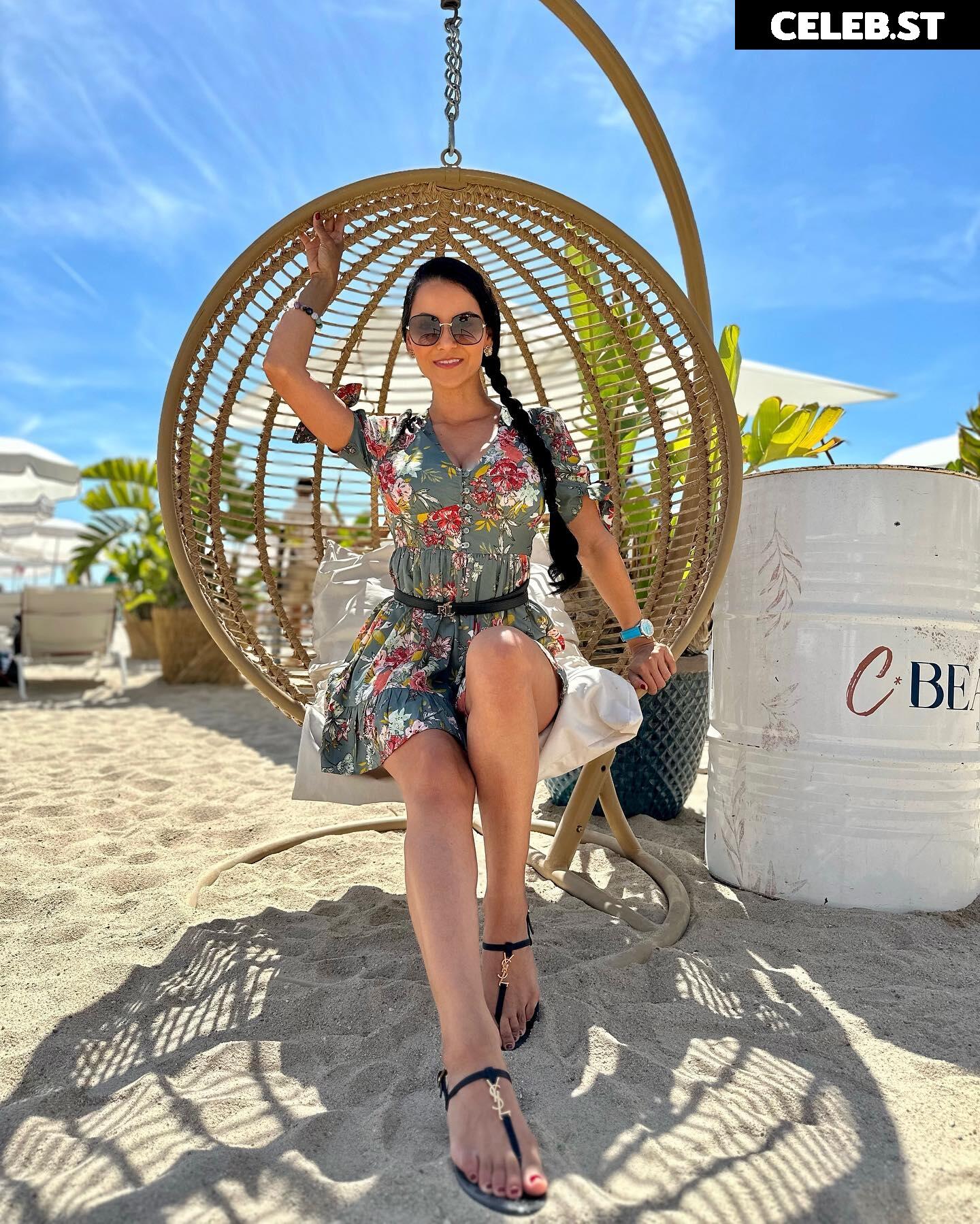 Kattia Vides Image 1997178