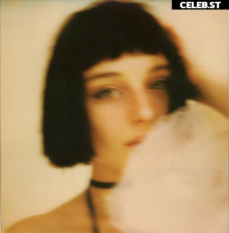 Alice Pagani Image 1997217