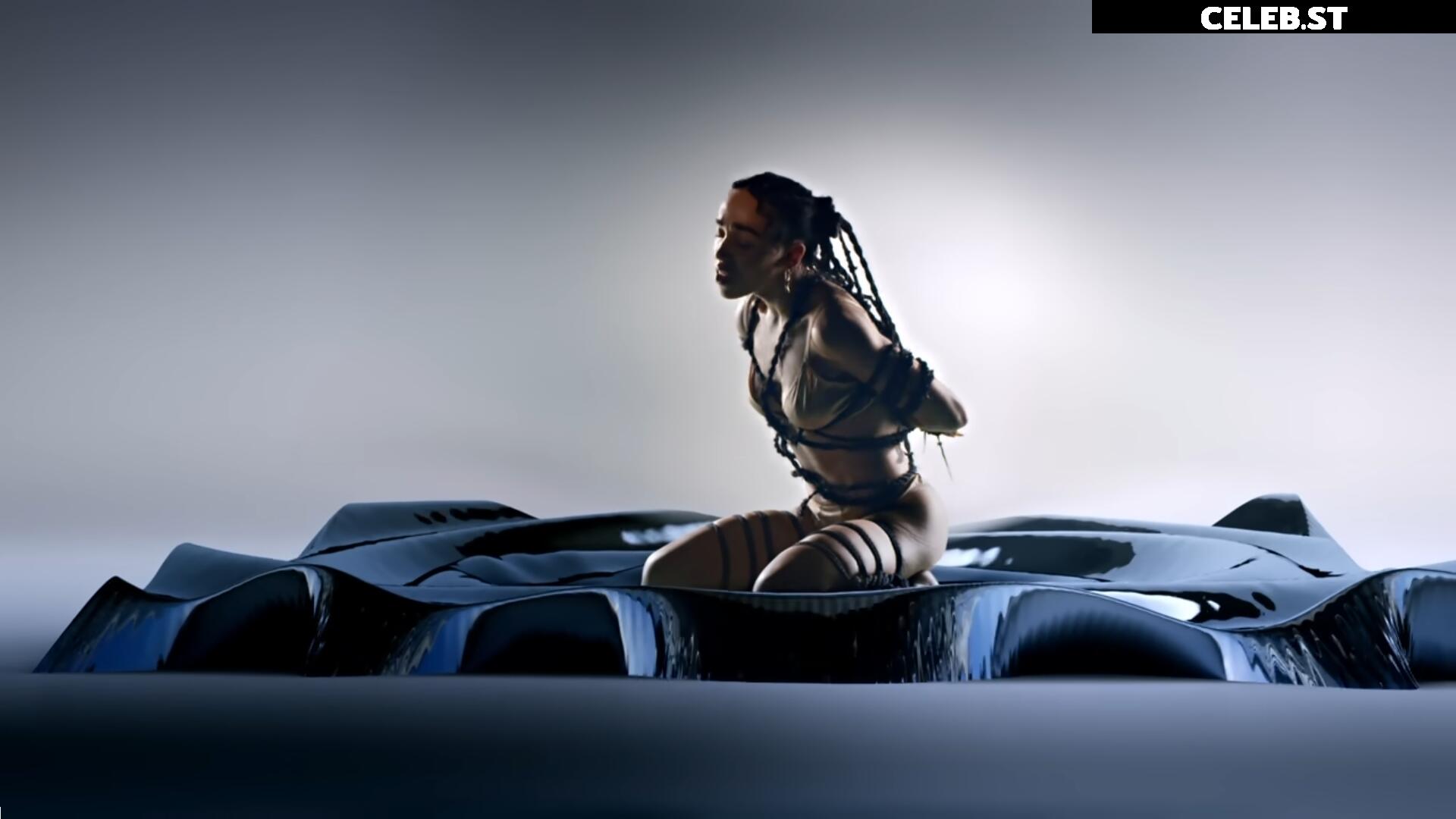 FKA Twigs Image 1994638