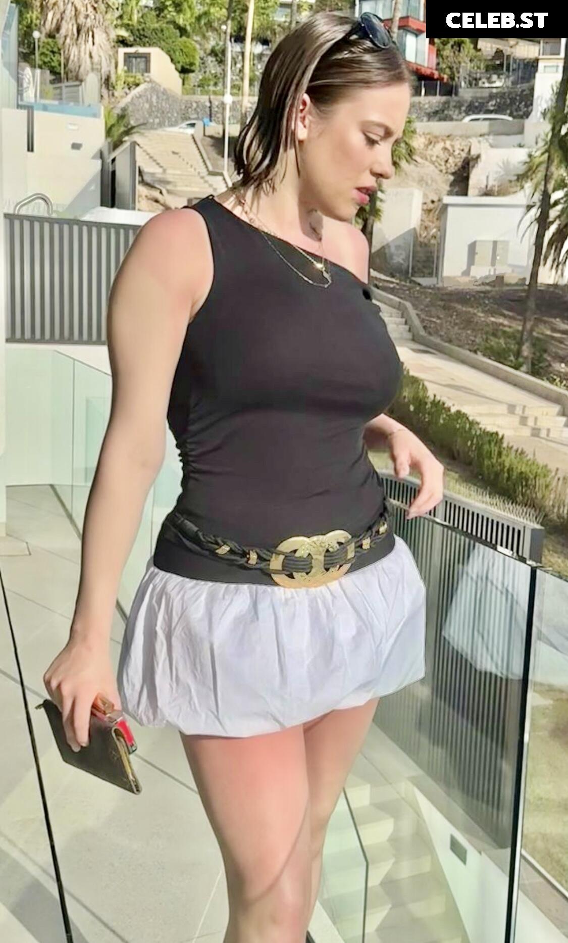 Allie Sherlock Image 1994397