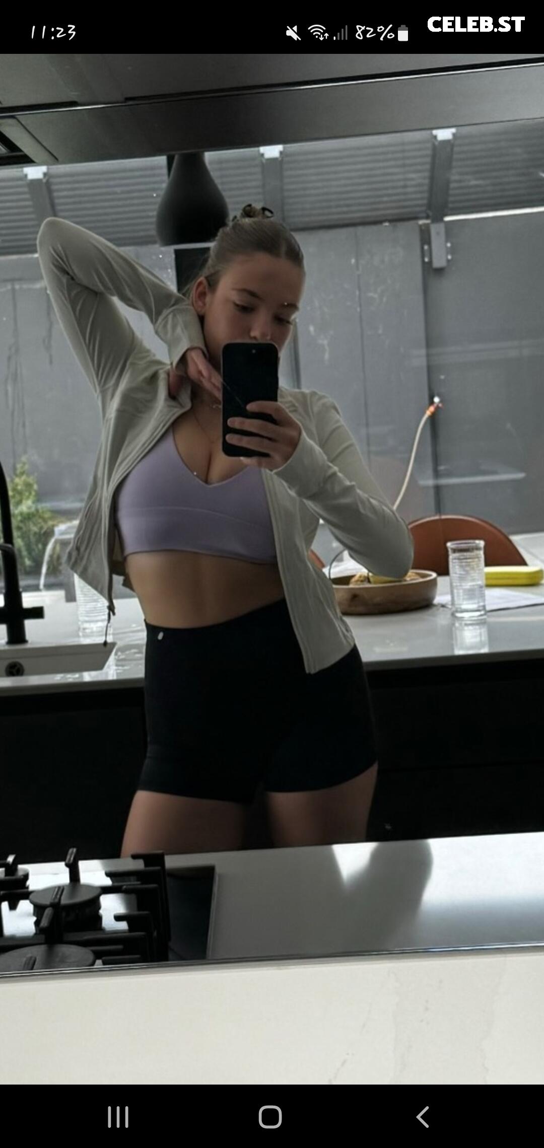 Allie Sherlock Image 1994907