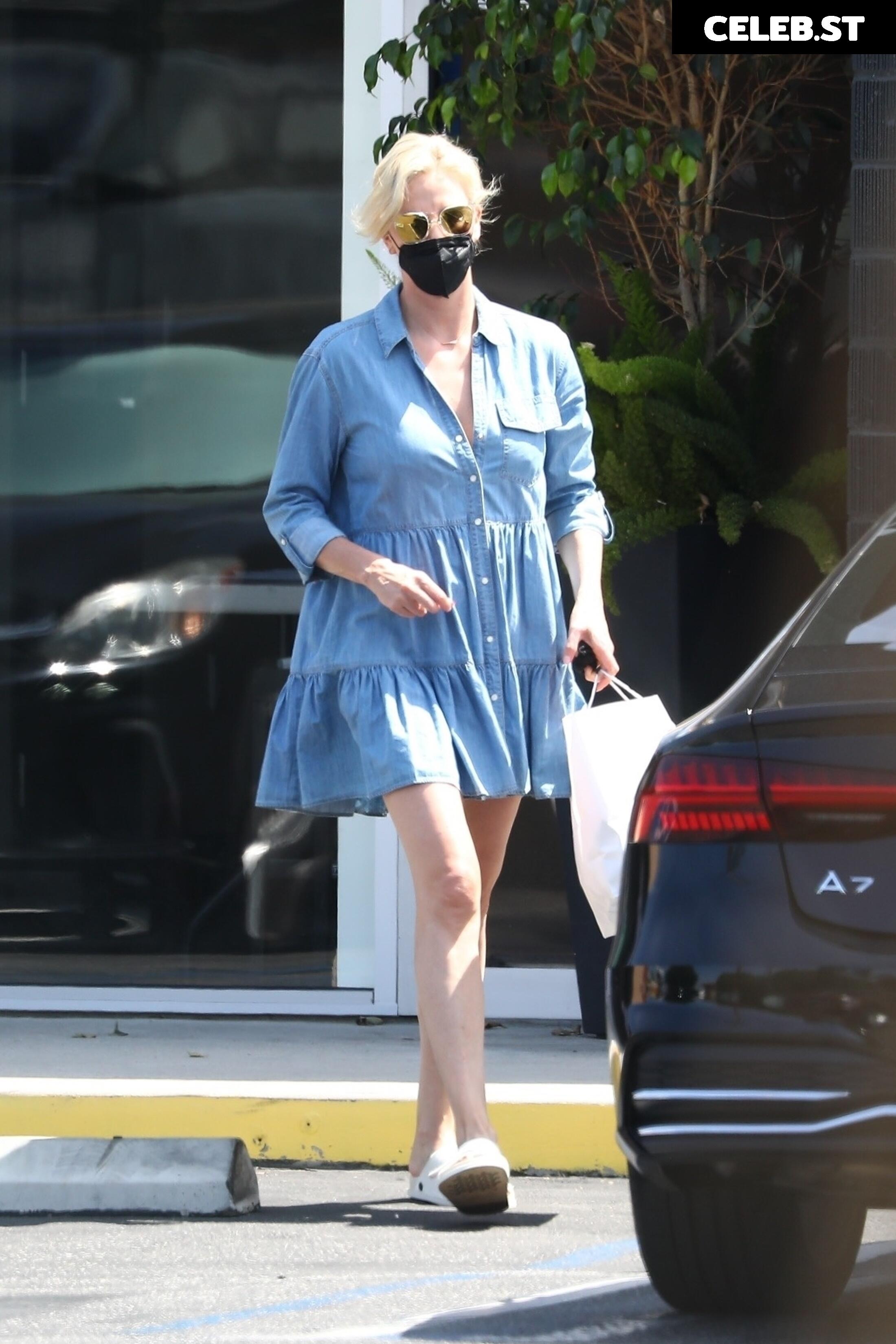 Charlize Theron Image 1991897